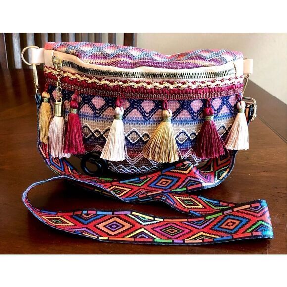 BOCHEIS - NWT Ethnic Style Boho Tassel Shoulder/Chest/Waist Bag in Woven Fabric - Picture 2 of 15